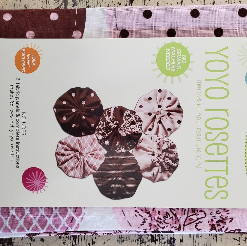 Yoyo rosettes fabric panels